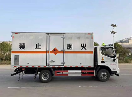 石鼓爆破器材运输车